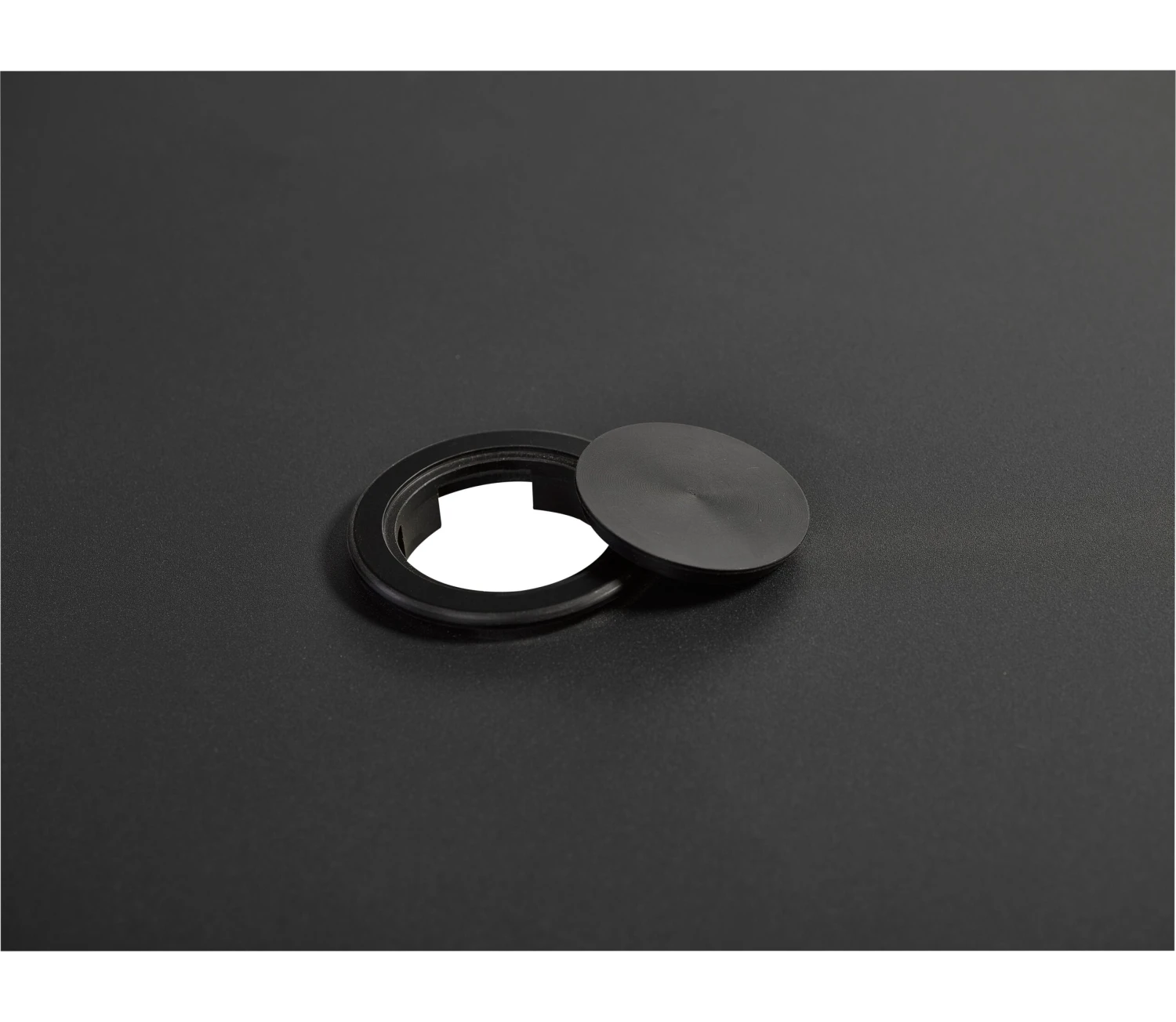 Winterthur Estate Dining Table 5 Winterthur Estate Dining Table - Image 3