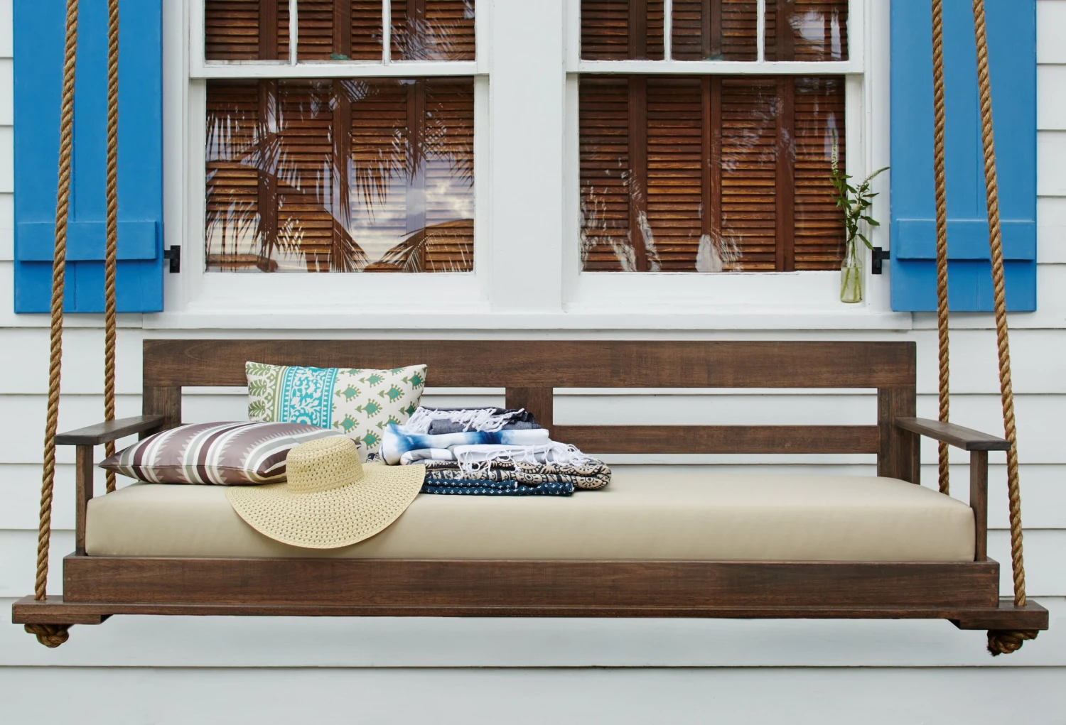 93" Porch Swing, Weathered Brown/ Cream 4 93" Porch Swing, Weathered Brown/ Cream - Image 2